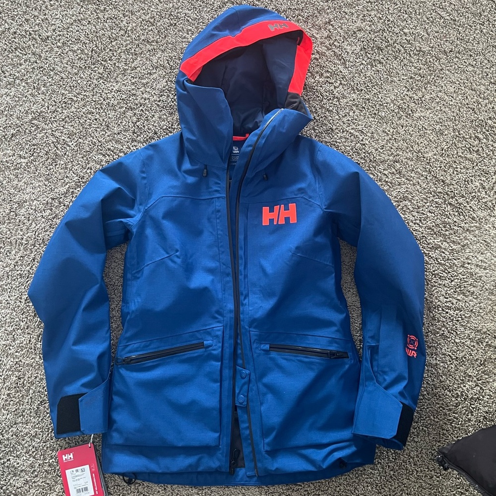 NWT HELLY HANSEN WOMEN’S POWDERQUEEN 3.0 Winter Ski Snow Jacket Insulated Small